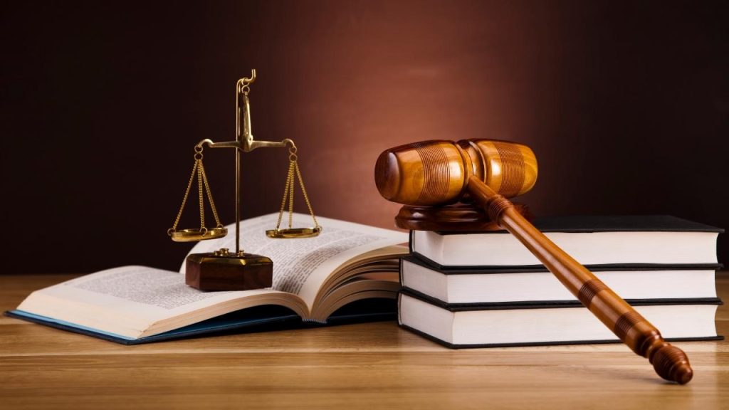 حق‌ شناس بهترین خانواده وکیل در اصفهان اشراق