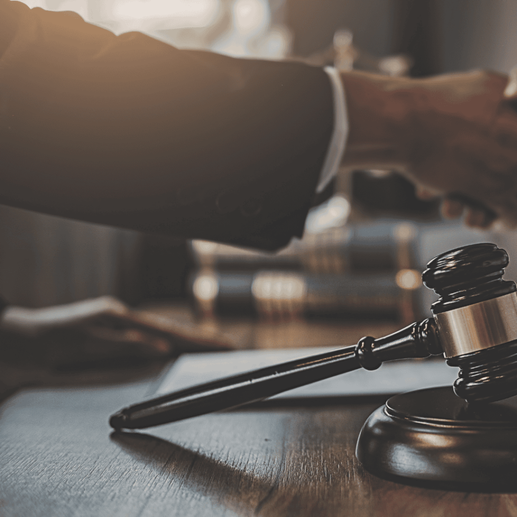 حق‌ شناس بهترین وکیل حقوقی در اصفهان گلزار