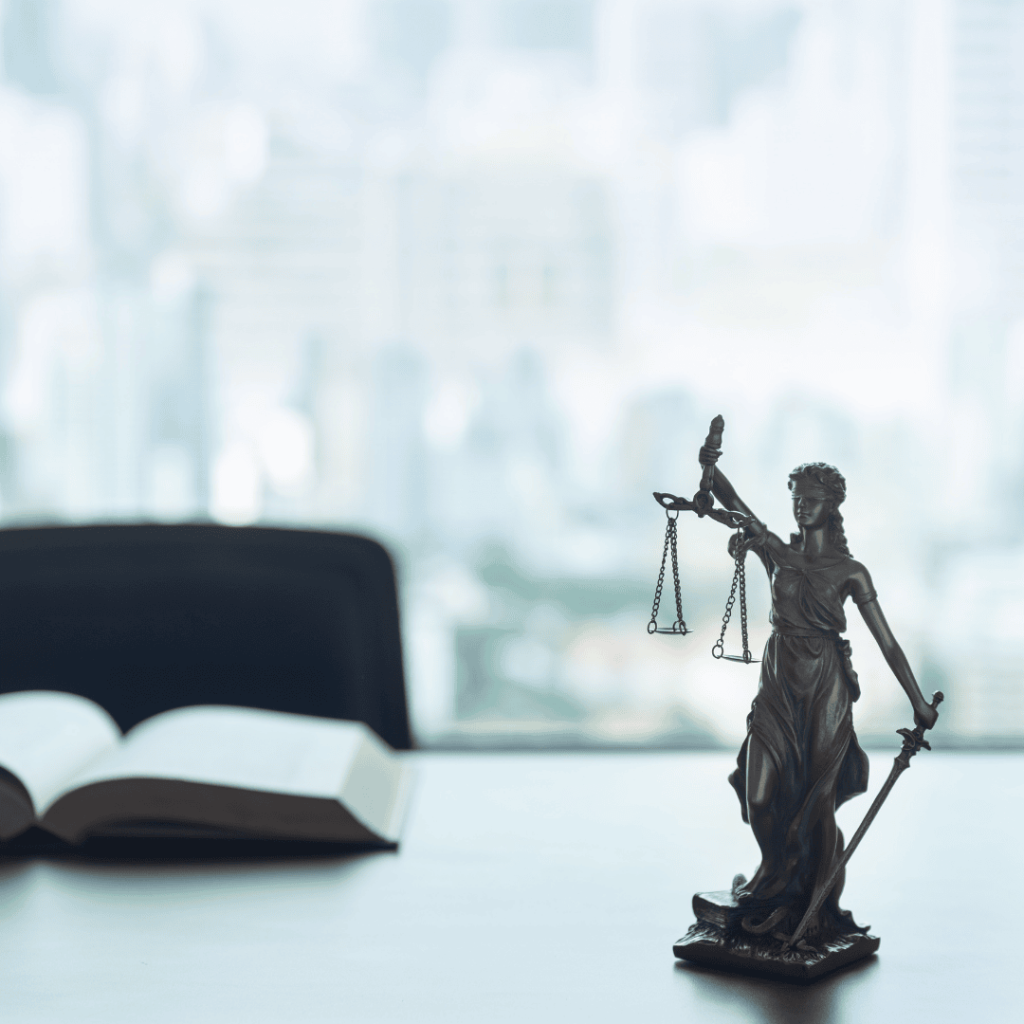 حق‌ شناس بهترین وکیل حقوقی در اصفهان احمد آباد
